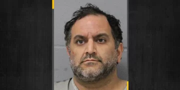 켄 펙스턴 텍사스 법무장관 뇌물사건 핵심인물, FBI에 체포