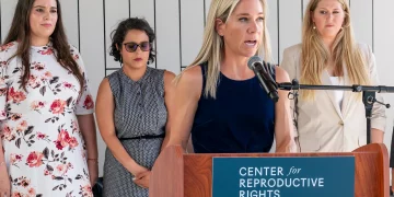 생명이 위험해도 낙태안된다는 텍사스, 법정 공방 시작