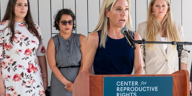 생명이 위험해도 낙태안된다는 텍사스, 법정 공방 시작