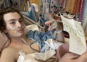 심정지로 사망선고 받은 후 기적적으로 다시 살아난 소년