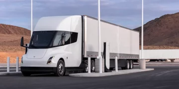 테슬라,  텍사스와 캘리포니아 사이에 9개 세미트럭 충전소 설치