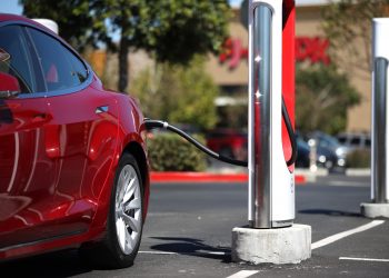 텍사스, 전기차 차량등록비 200달러 추가 부과 …9월 1일부터