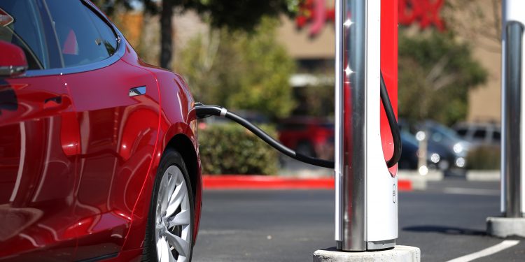 텍사스, 전기차 차량등록비 200달러 추가 부과 …9월 1일부터