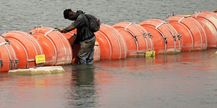 연방법원, 텍사스 리오그란데 강 수상장벽 제거 명령