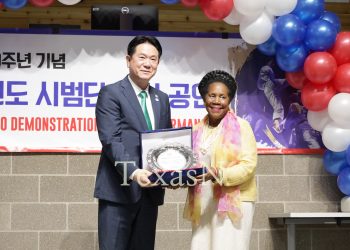 휴스턴 시장 후보 쉴라 잭슨 리의 식지 않는 ‘욕설파문’