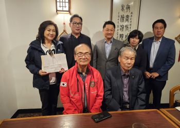 [휴스턴한인회장선거]  윤건치 현 회장 연임 … ‘단독입후보, 무투표 당선’