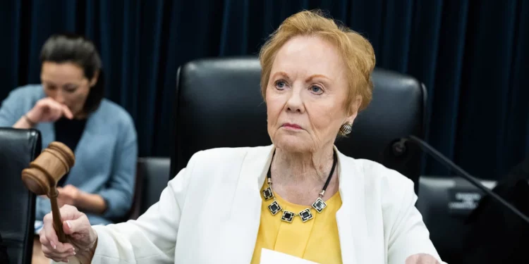 텍사스 최초 여성 공화당 연방하원 ‘케이 그레인저’ 정계은퇴 선언