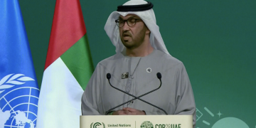 COP28 국제 기후 정상회의, “화석 연료 소비에서 벗어나자” 합의