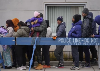 북텍사스 버스회사, 이민자 운송 제한한 시카고 고소