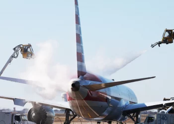 DFW 국제공항, 달라스러브필드 공항, 사흘 연속 결항 및 지연