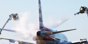 DFW 국제공항, 달라스러브필드 공항, 사흘 연속 결항 및 지연