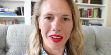 250만 구독자 양육전문 유튜버, 아동학대로 30년형 선고