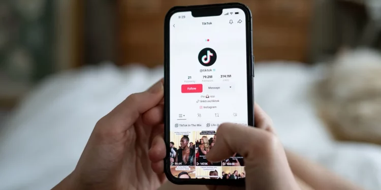 미 하원, 틱톡 금지 법안 통과 … “안보위협”