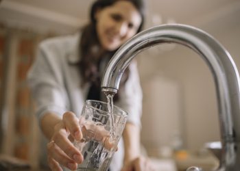 미국정부, 전국 수돗물에 과불화화합물 제한 결정 … “모든 미국인들 혈액에서 검출”