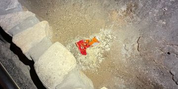 무심코 버린 과자한봉지, 동굴 생태계 뒤흔들수 있다