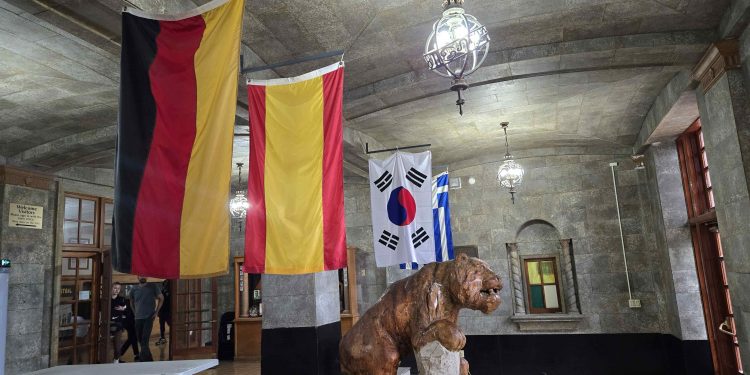 ‘불의에 저항한 역사’ 리틀락 센트럴 고등학교에 ‘태극기’ 상설계양