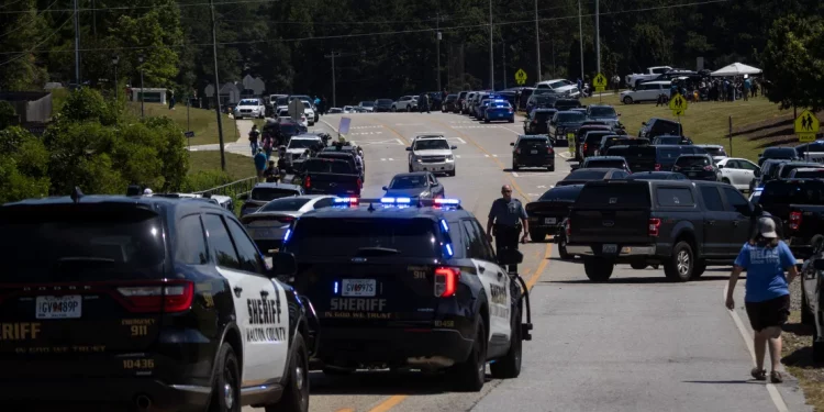 조지아주 고등학교 총기난사 4명 사망, 9명 부상… 용의자는 14살 학생