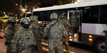 윤석열 대통령 비상계엄령에 미국내 한국 기업 주식 폭락