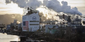 일본의 US 철강 인수 차단한 바이든 대통령