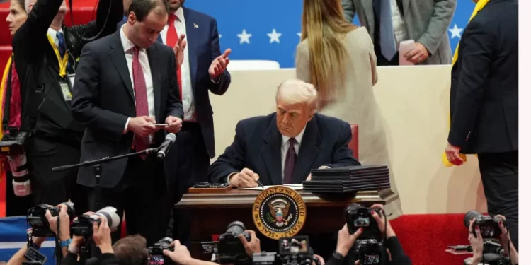 [속보]연방 판사, 출생시민권 종료 행정명령 일시적 차단