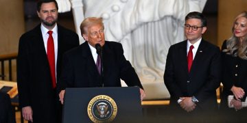 트럼프 “미국의 쇠퇴는 끝났다” … 47대 대통령 취임